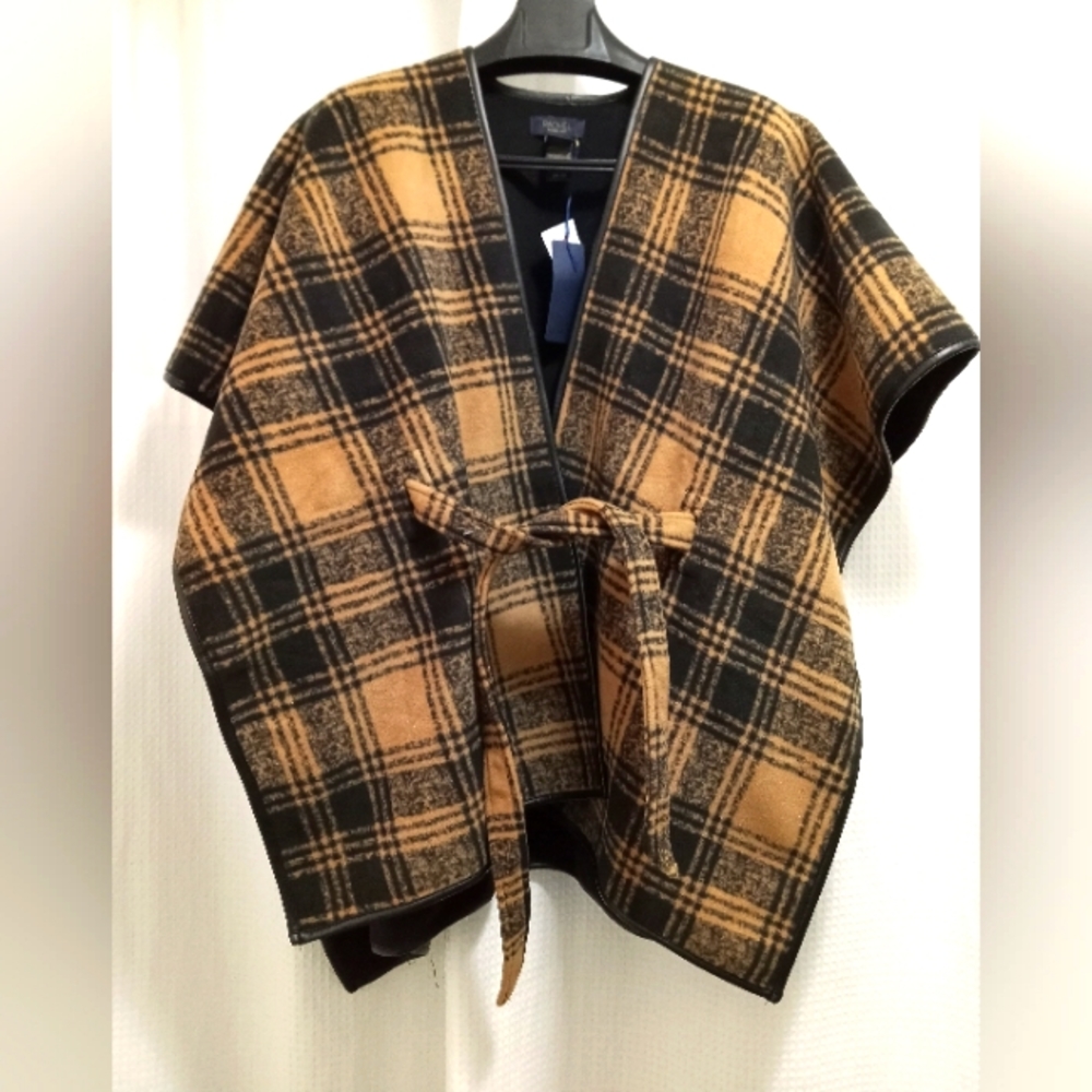 Rachel Roy Wrap with tie belt. Size small/medium. NWT.